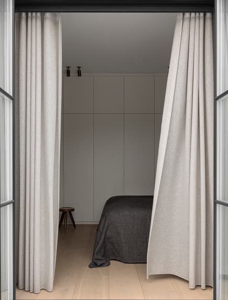 Lakeshore Barn House